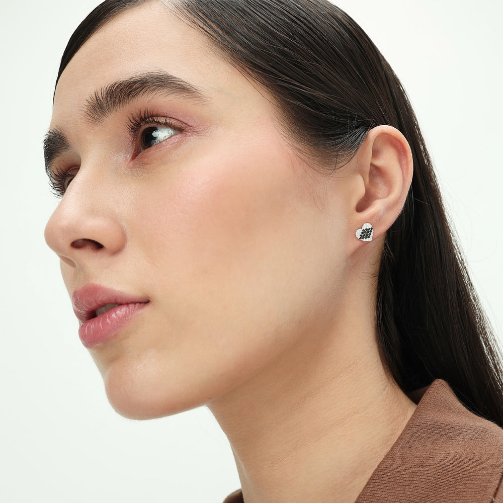 Mahika | 16-Stones Silver Earrings