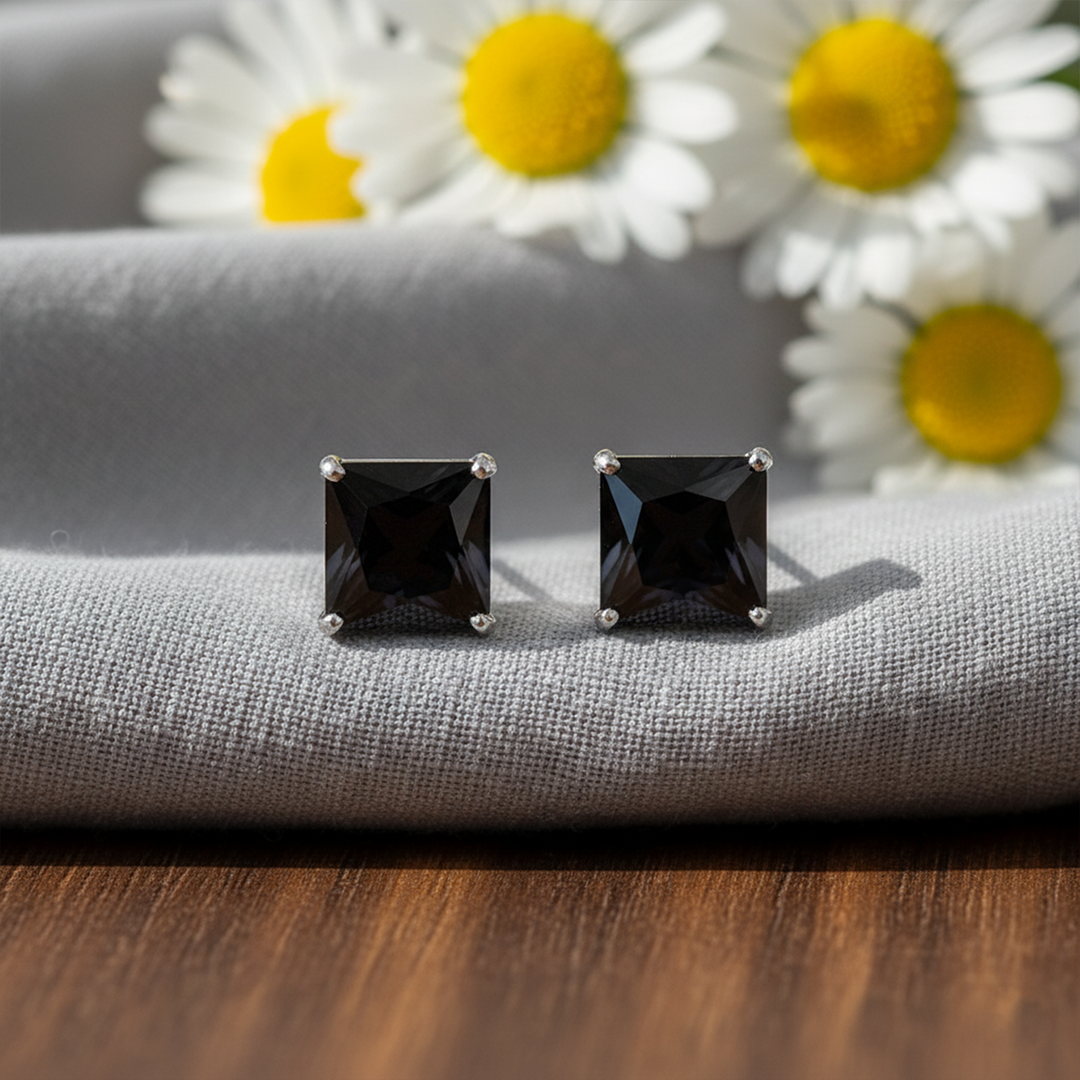 Manini | Square Shaped Silver Earrings
